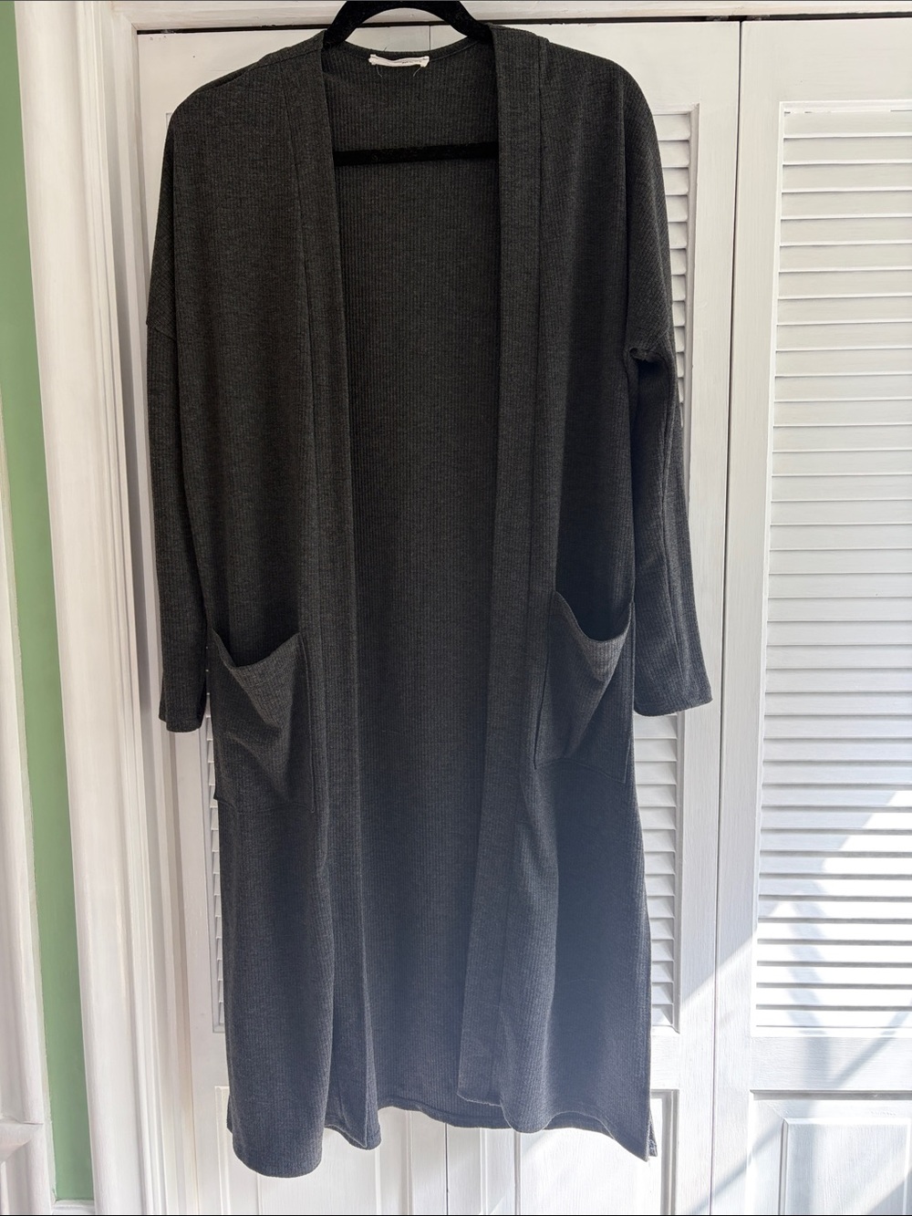 Carly Jean Los Angeles Long Open-Front Cardigan Sweater — Charcoal